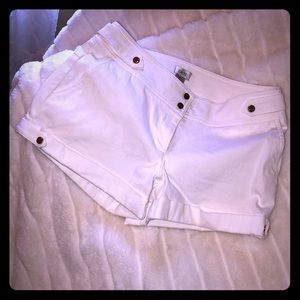 Cache white light canvas style cuffed shorts